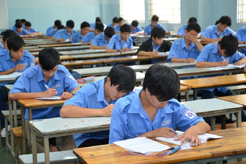 Trường trung cấp là một cấp độ giáo dục bậc 4 trong hệ thống giáo dục quốc gia Việt Nam