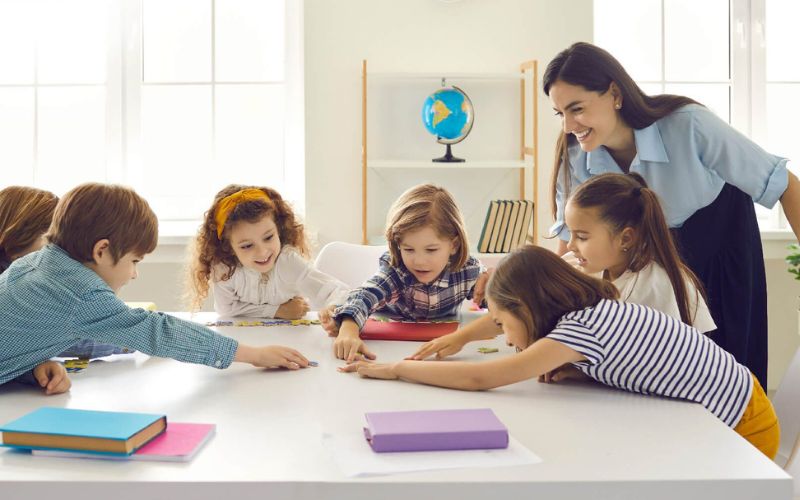 Giúp trẻ tự tin giao tiếp tiếng Anh mỗi ngày