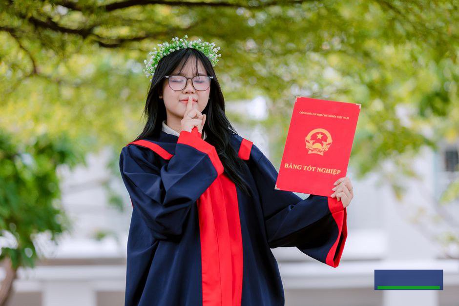 Khối lượng giấy tờ hành chính đang đè nặng các trường Khối lượng giấy tờ hành chính đang đè nặng các trường